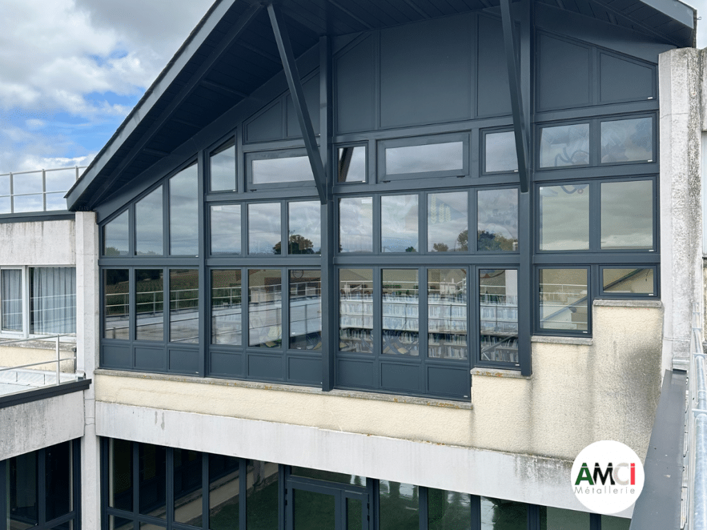 Menuiseries Bouvet RAL 7016 - Collège Les Alpes Mancelles Sarthe - AMCI Métallerie
